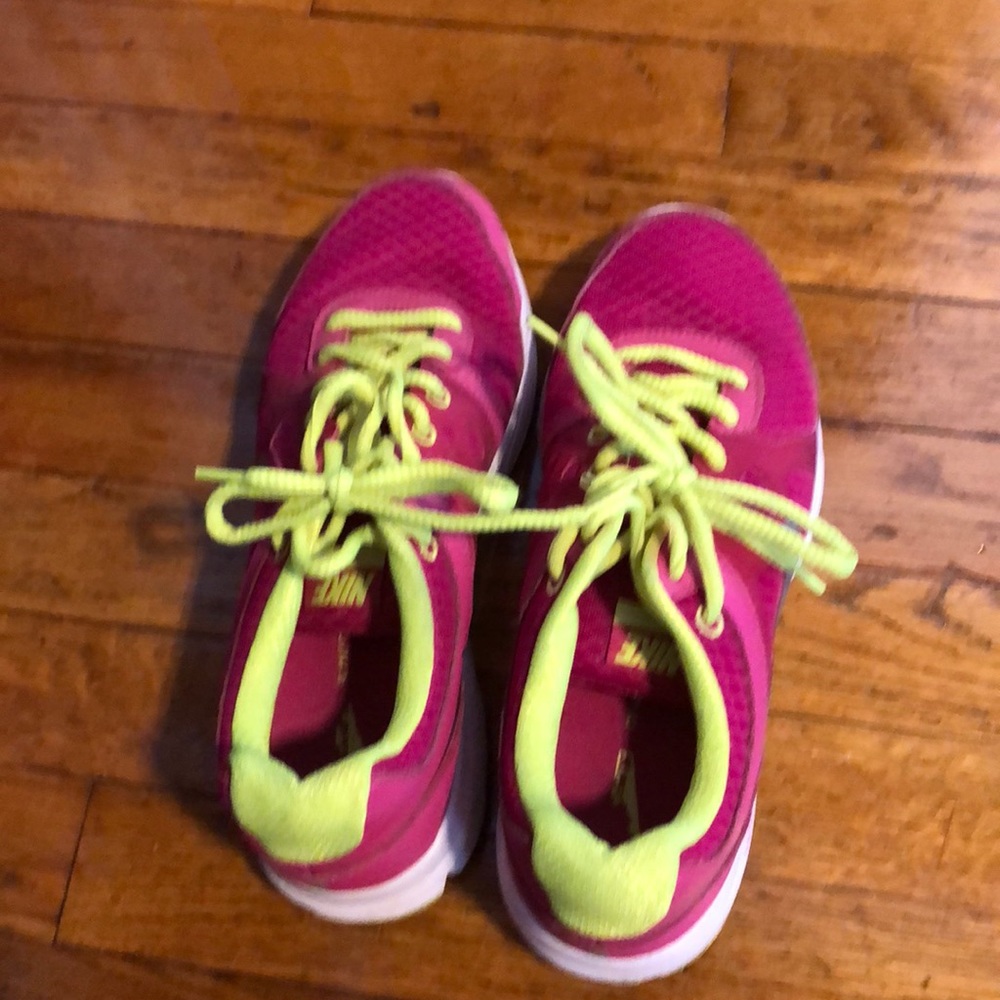 Nike shoes running